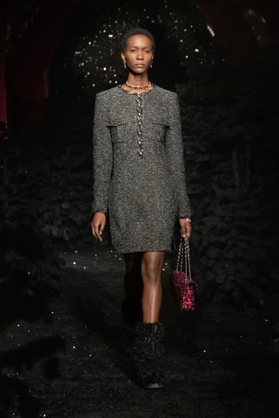 Look 17